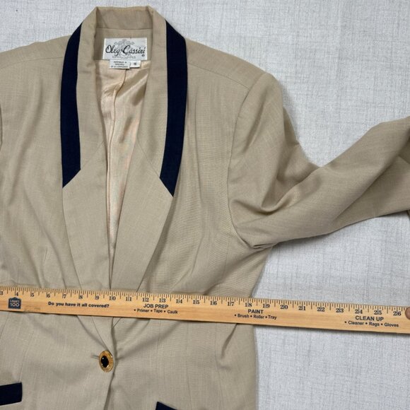 Vintage Oleg Cassini Skirt Suit Set Beige Navy Trim Pencil Straight Size 16 - Picture 9 of 16